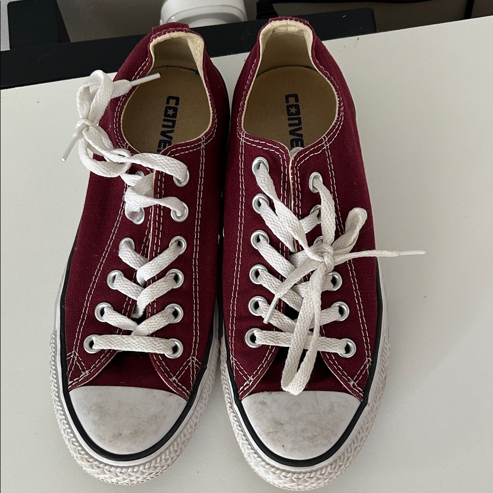 Converse - Picture 2 of 3